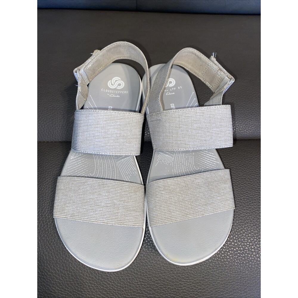 Woman’s Clark Cloudstepper Cushion Light Grey Size 6 Sandals Strappy Stretch